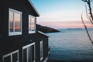erik mclean xcwbittwntm unsplash (1)