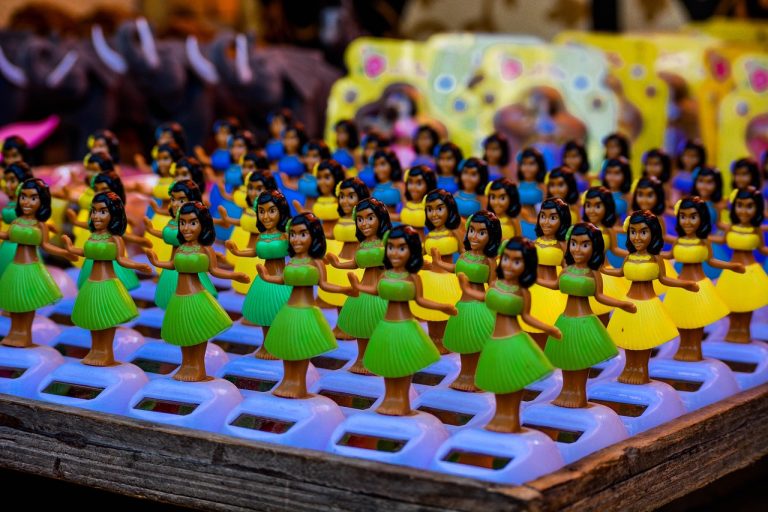 Dincolo de povesti roz, o papusa din universul Barbie ramane mereu actuala
