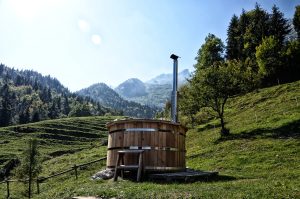 7 beneficii ale relaxării în jacuzzi pentru corp și minte