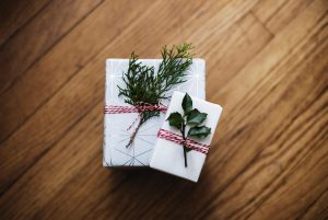 Variante elegante de daruri festive pentru colaborari si echipe